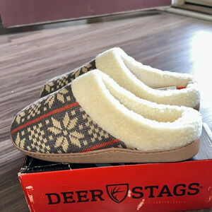 NWB Deer Stag Slipperooz